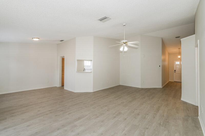 2,365/Mo, 10148 Cedar Dune Dr Tampa, FL 33624 Living Room View 2