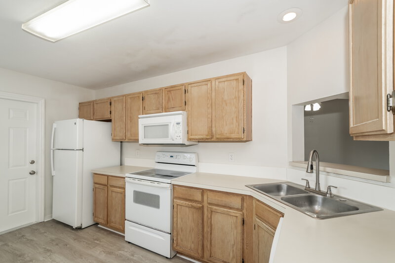 2,365/Mo, 10148 Cedar Dune Dr Tampa, FL 33624 Kitchen View 3