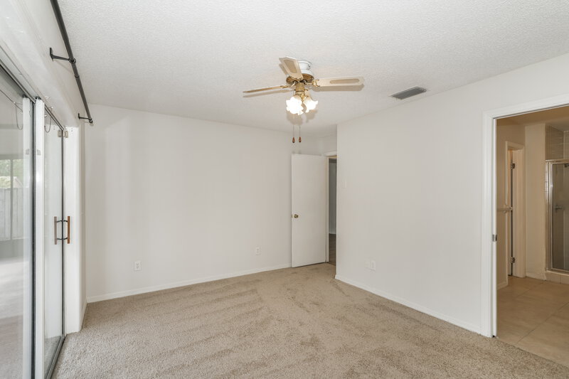 2,365/Mo, 10148 Cedar Dune Dr Tampa, FL 33624 Main Bedroom View 2