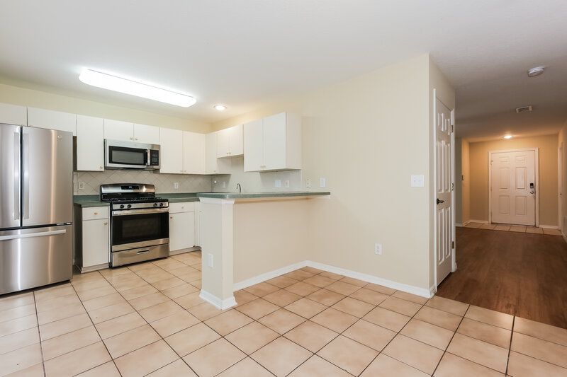 2,095/Mo, 6221 Kiteridge Dr Lithia, FL 33547 Dining Room View 2