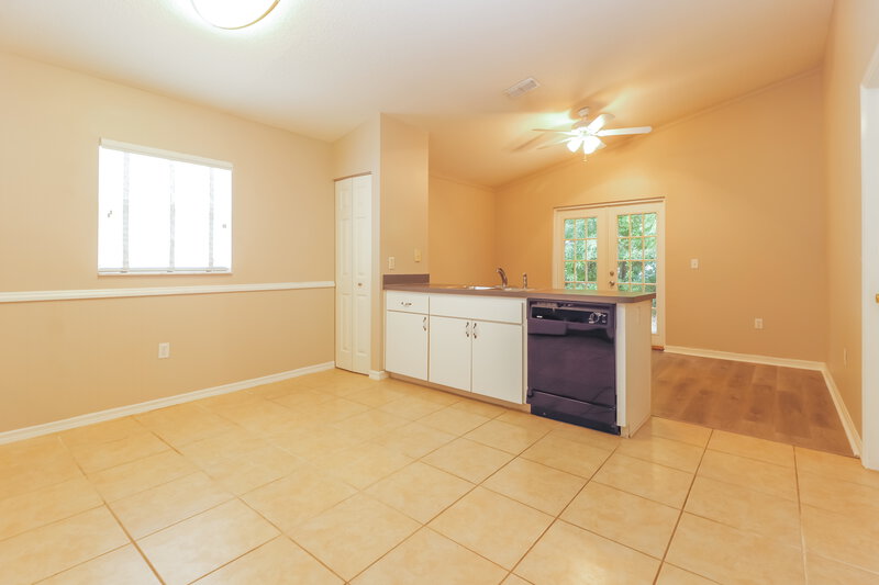 1,760/Mo, 7853 Chadwick Dr New Port Richey, FL 34654 Kitchen View
