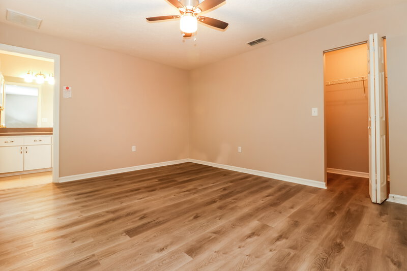1,760/Mo, 7853 Chadwick Dr New Port Richey, FL 34654 Main Bedroom View