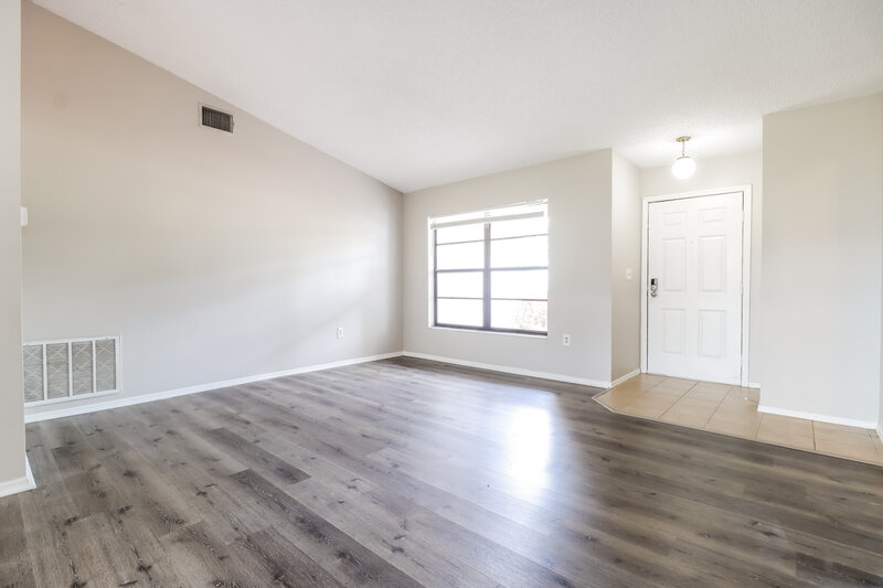 2,560/Mo, 2225 Hidden Meadows Dr E Palm Harbor, FL 34683 Living Room View