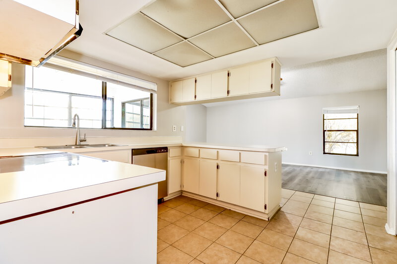 2,560/Mo, 2225 Hidden Meadows Dr E Palm Harbor, FL 34683 Kitchen View