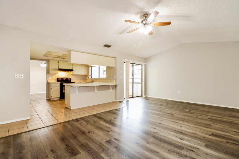 2,560/Mo, 2225 Hidden Meadows Dr E Palm Harbor, FL 34683 Sitting Room View