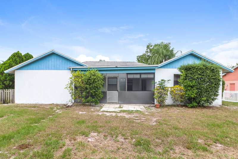2,560/Mo, 2225 Hidden Meadows Dr E Palm Harbor, FL 34683 Rear View