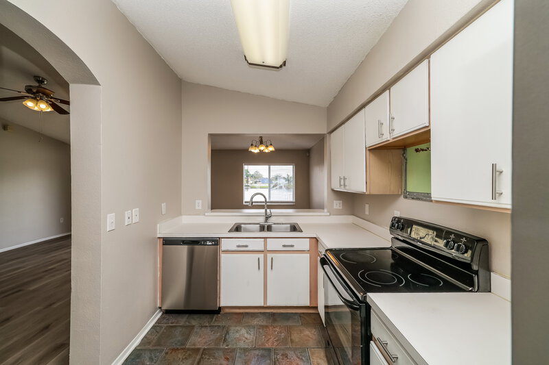 2,145/Mo, 1209 Flexford St Brandon, FL 33511 Kitchen View