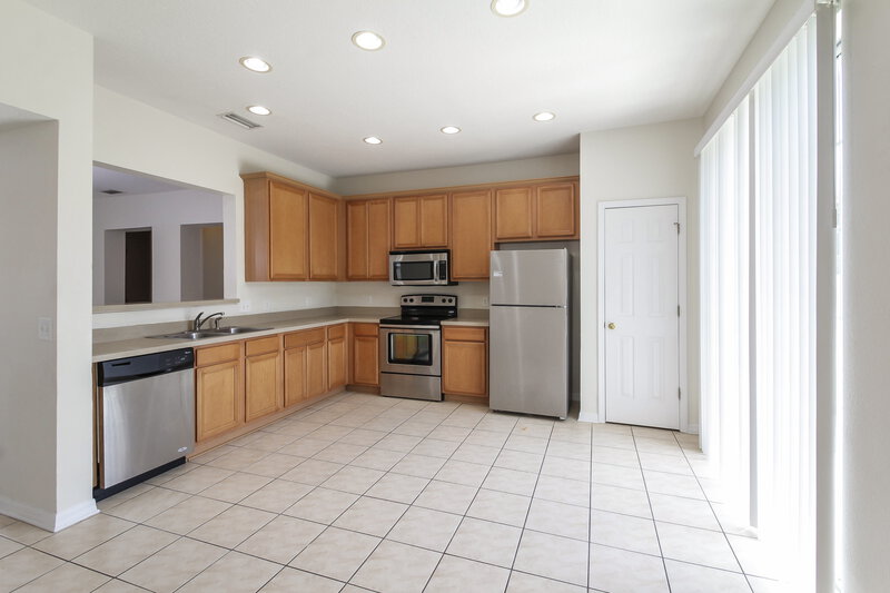 2,140/Mo, 10935 Subtle Trail Dr Riverview, FL 33579 Kitchen View