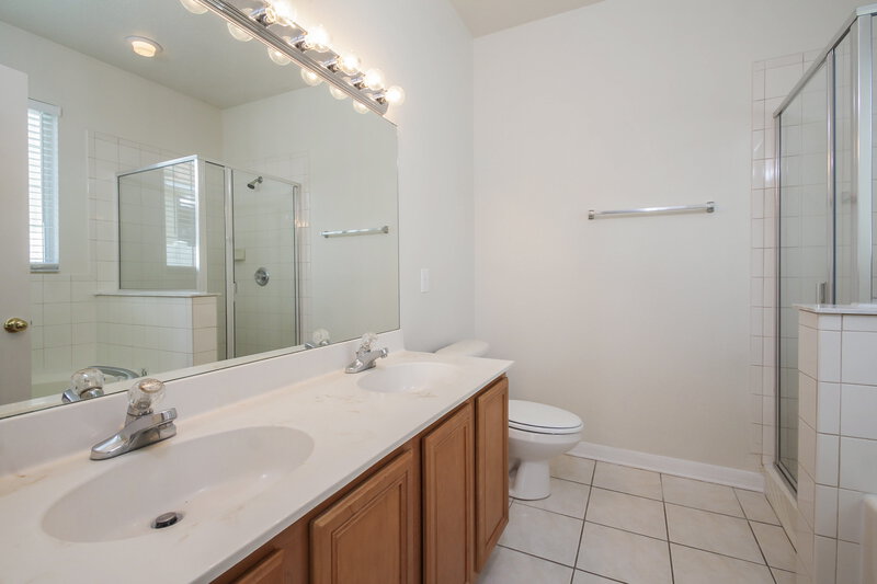 2,140/Mo, 10935 Subtle Trail Dr Riverview, FL 33579 Bathroom View 2