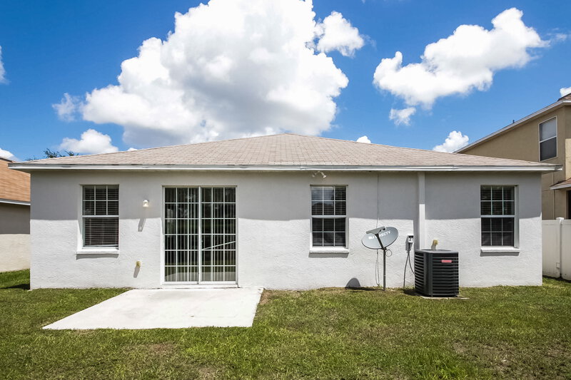 2,140/Mo, 10935 Subtle Trail Dr Riverview, FL 33579 Rear View