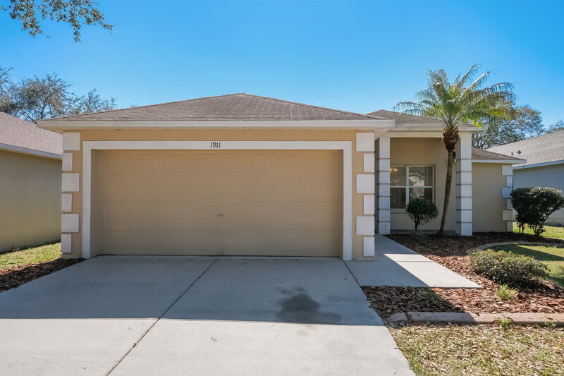 2,000/Mo, 1911 Brandon Brook Rd Valrico, FL 33594 External View