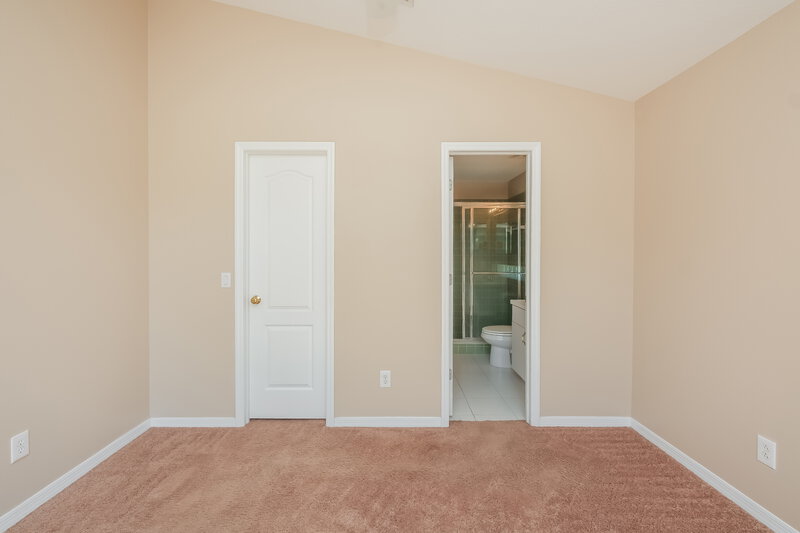 2,000/Mo, 1911 Brandon Brook Rd Valrico, FL 33594 Main Bedroom View 2