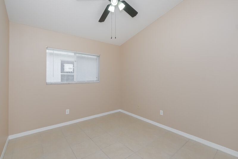 2,000/Mo, 1911 Brandon Brook Rd Valrico, FL 33594 Bedroom View