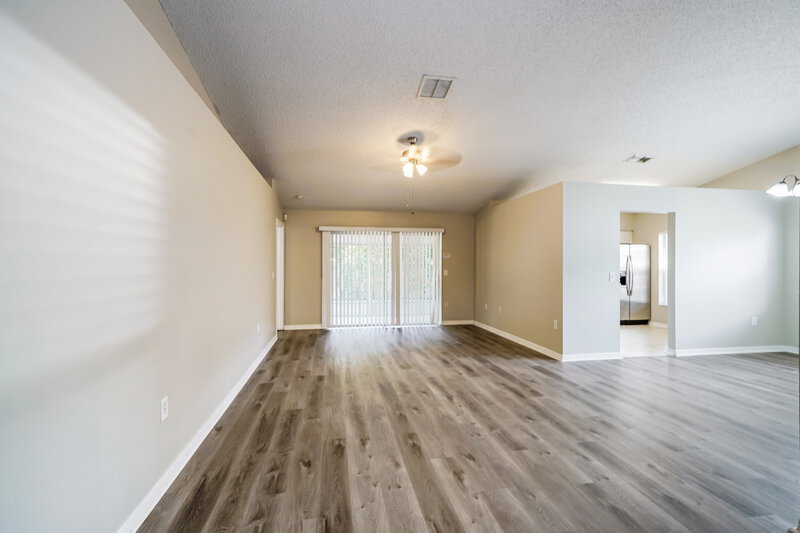 2,235/Mo, 1014 Peachwood Dr Brandon, FL 33510 Living Room View