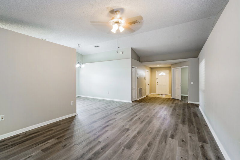 2,235/Mo, 1014 Peachwood Dr Brandon, FL 33510 Living Room View 2