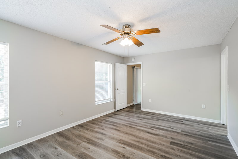 2,235/Mo, 1014 Peachwood Dr Brandon, FL 33510 Main Bedroom View 2