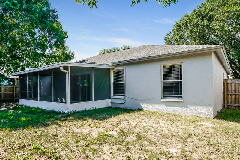 2,235/Mo, 1014 Peachwood Dr Brandon, FL 33510 Rear View