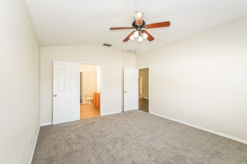 2,060/Mo, 34325 Smart Dr Zephyrhills, FL 33541 Main Bedroom View 2
