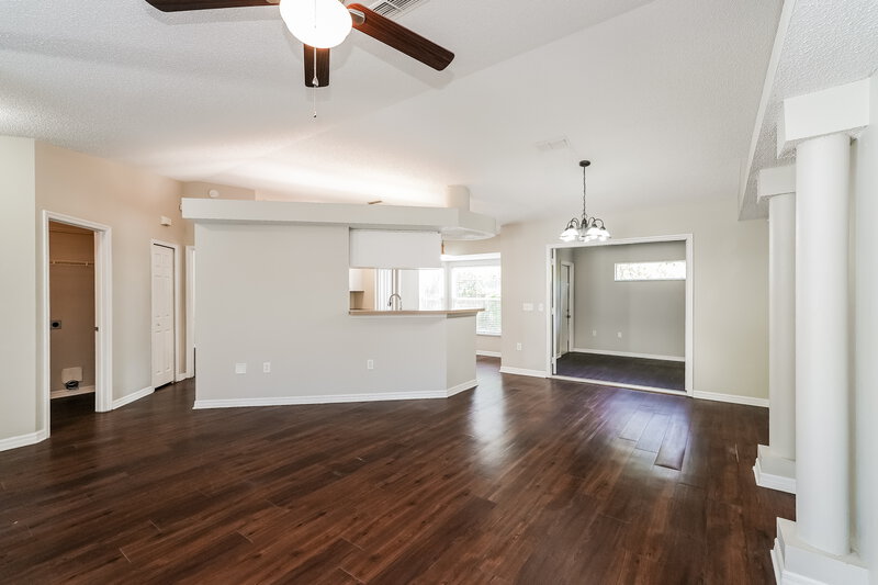 2,125/Mo, 10414 Copperwood Dr New Port Richey, FL 34654 Living Room View 3