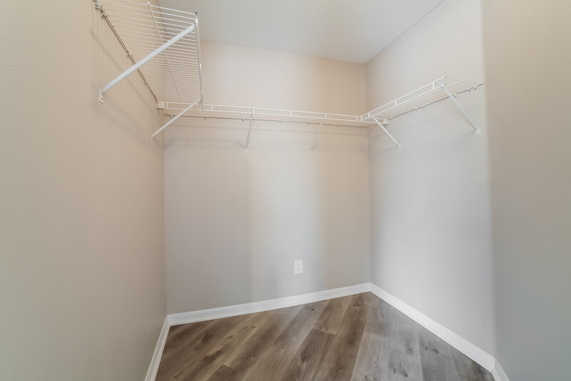 1,975/Mo, 15747 Greyrock Dr Spring Hill, FL 34610 Walk In Closet View