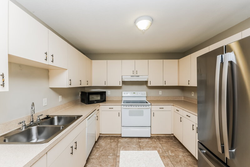 1,730/Mo, 10404 Summerview Cir Riverview, FL 33578 Kitchen View