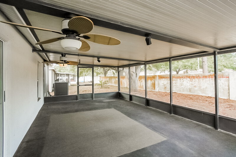 2,260/Mo, 10524 Egret Haven Ln Riverview, FL 33578 Sun Room View