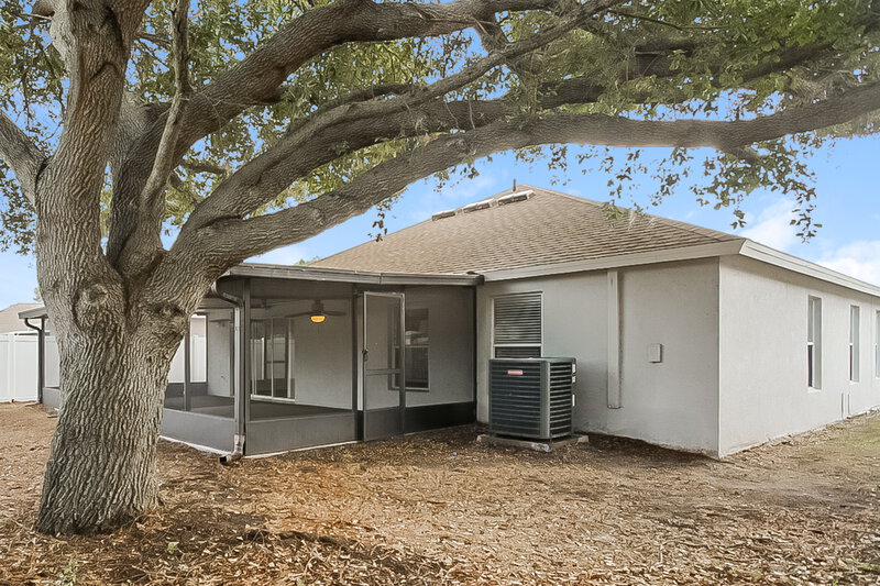 2,260/Mo, 10524 Egret Haven Ln Riverview, FL 33578 Rear View