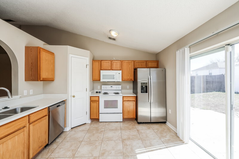 3,250/Mo, 11426 Ivy Flower Loop Riverview, FL 33578 Kitchen View 2