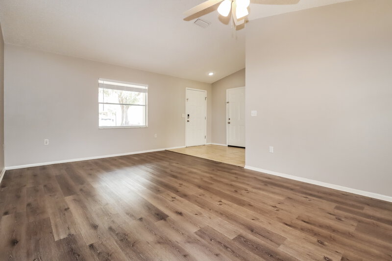 1,765/Mo, 8047 Hathaway Dr New Port Richey, FL 34654 Living Room View