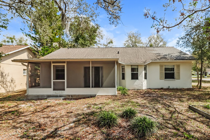 1,765/Mo, 8047 Hathaway Dr New Port Richey, FL 34654 Rear View