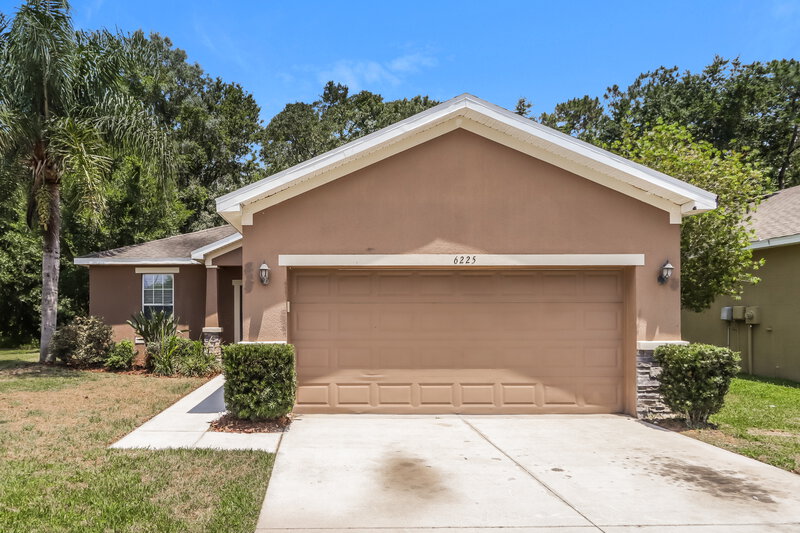 1,815/Mo, 6225 Twin Bridges Dr Zephyrhills, FL 33541 External View