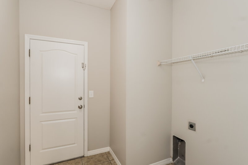 1,815/Mo, 6225 Twin Bridges Dr Zephyrhills, FL 33541 Laundry Room View