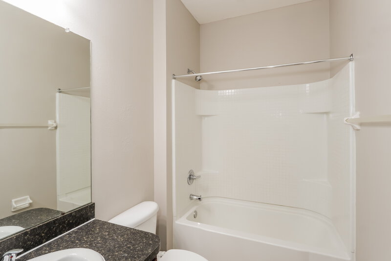 1,815/Mo, 6225 Twin Bridges Dr Zephyrhills, FL 33541 Bathroom View