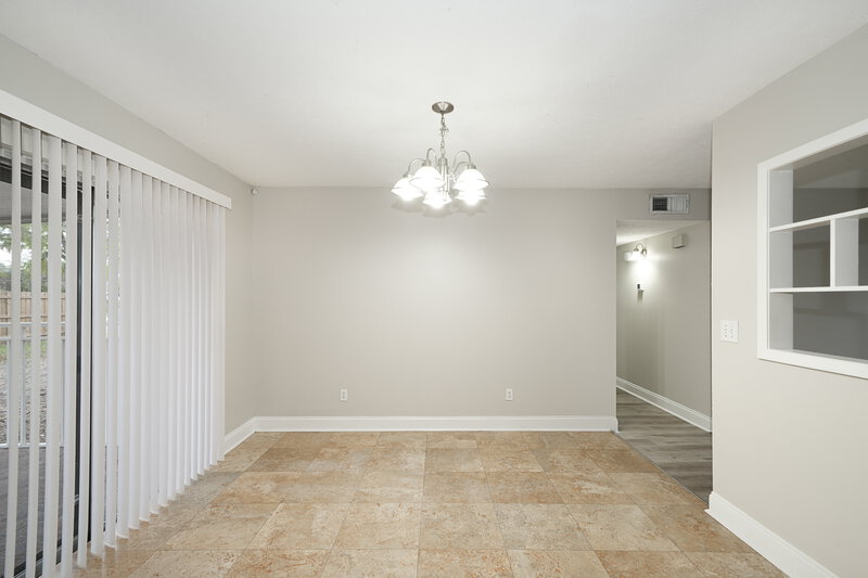 2,140/Mo, 307 Timber Creek Dr Brandon, FL 33510 Dining Room View 2
