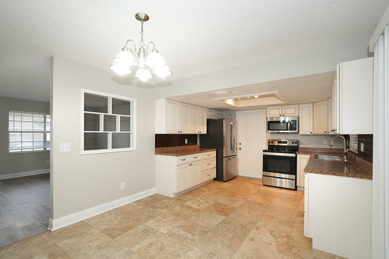 2,140/Mo, 307 Timber Creek Dr Brandon, FL 33510 Dining Room View 3