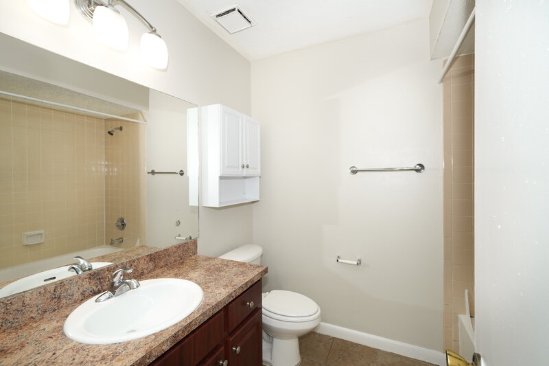 2,140/Mo, 307 Timber Creek Dr Brandon, FL 33510 Bathroom View