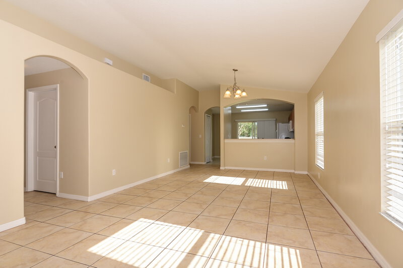 1,930/Mo, 7512 Maroon Peak Dr Ruskin, FL 33573 Living Room View 2