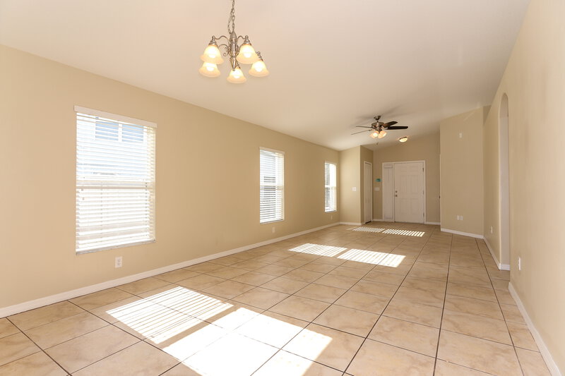 1,930/Mo, 7512 Maroon Peak Dr Ruskin, FL 33573 Living Room View 3