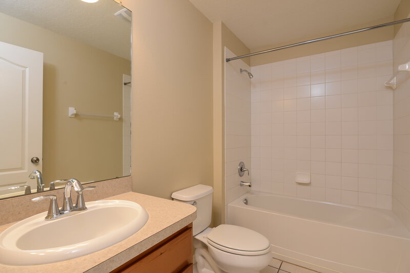 1,930/Mo, 7512 Maroon Peak Dr Ruskin, FL 33573 Master Bathroom View