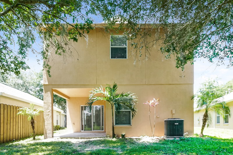 2,540/Mo, 6922 Summer Harbor Ln Riverview, FL 33578 Rear View