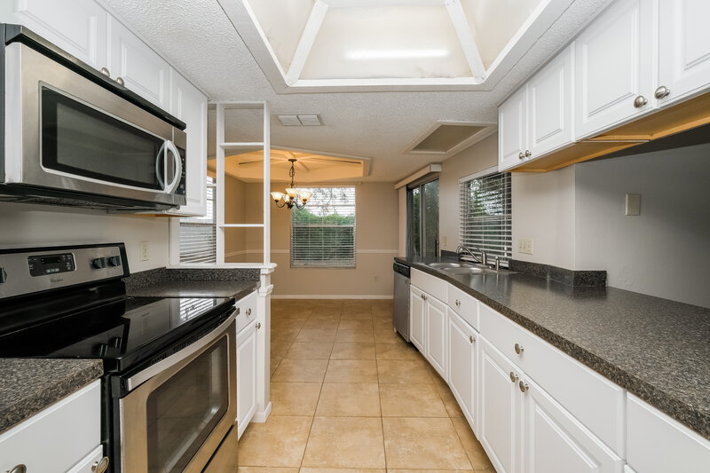 1,905/Mo, 8613 White Springs Dr New Port Richey, FL 34655 Kitchen View