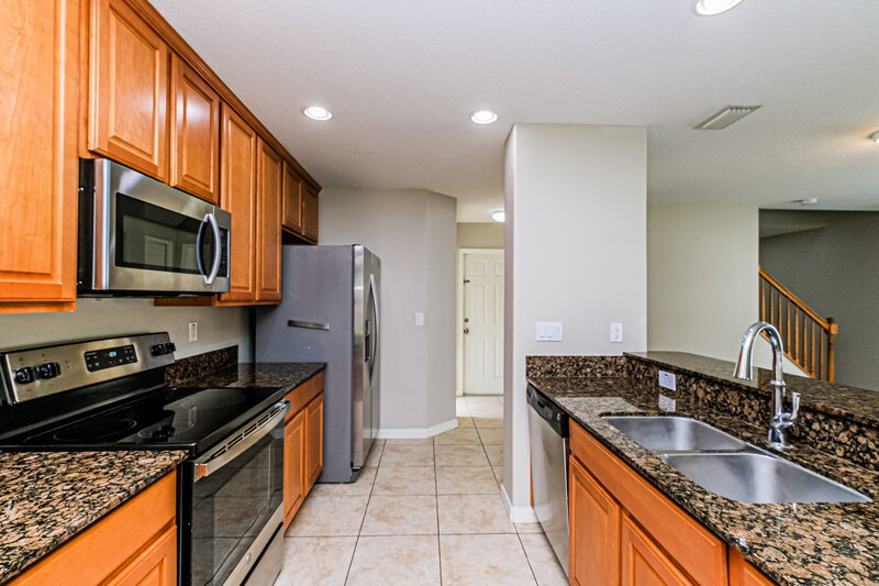 2,180/Mo, 3348 Thistledown Ln Land O' Lakes, FL 34638 Kitchen View 2