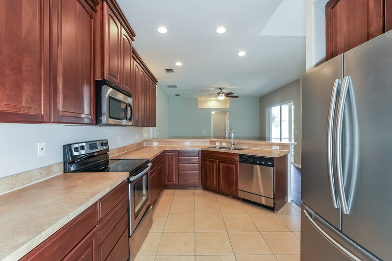 2,415/Mo, 5514 Foxtail Ct Wesley Chapel, FL 33543 Kitchen View 2