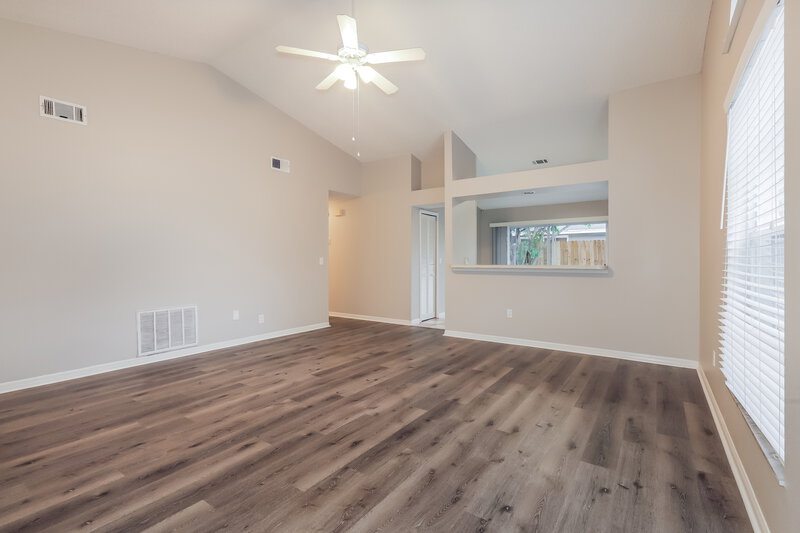 1,970/Mo, 4007 Levonshire Pl Valrico, FL 33596 Living Room View 2