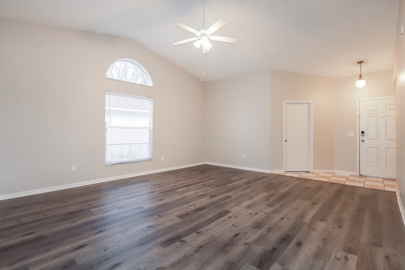 1,970/Mo, 4007 Levonshire Pl Valrico, FL 33596 Living Room View 3