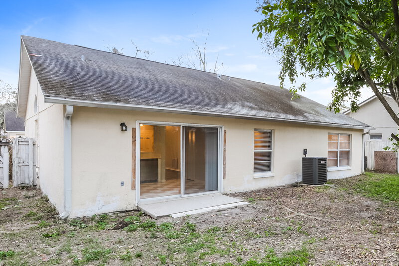 1,970/Mo, 4007 Levonshire Pl Valrico, FL 33596 Rear View