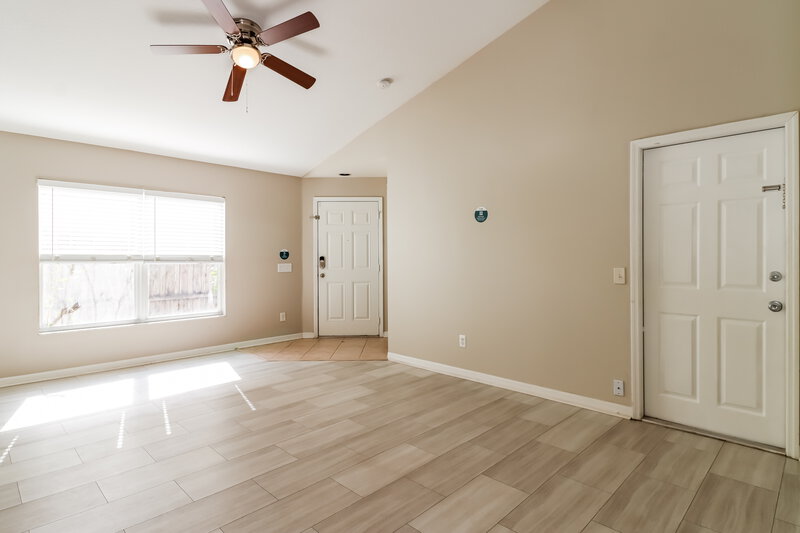 2,030/Mo, 15113 Deer Meadow Dr Lutz, FL 33559 Living Room View