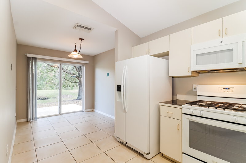 2,030/Mo, 15113 Deer Meadow Dr Lutz, FL 33559 Kitchen View 3