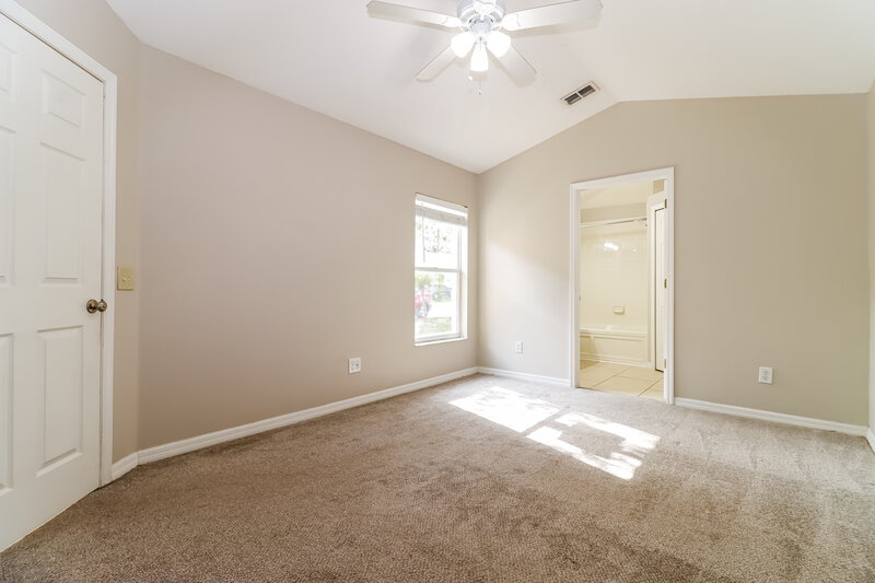 2,030/Mo, 15113 Deer Meadow Dr Lutz, FL 33559 Main Bedroom View 2