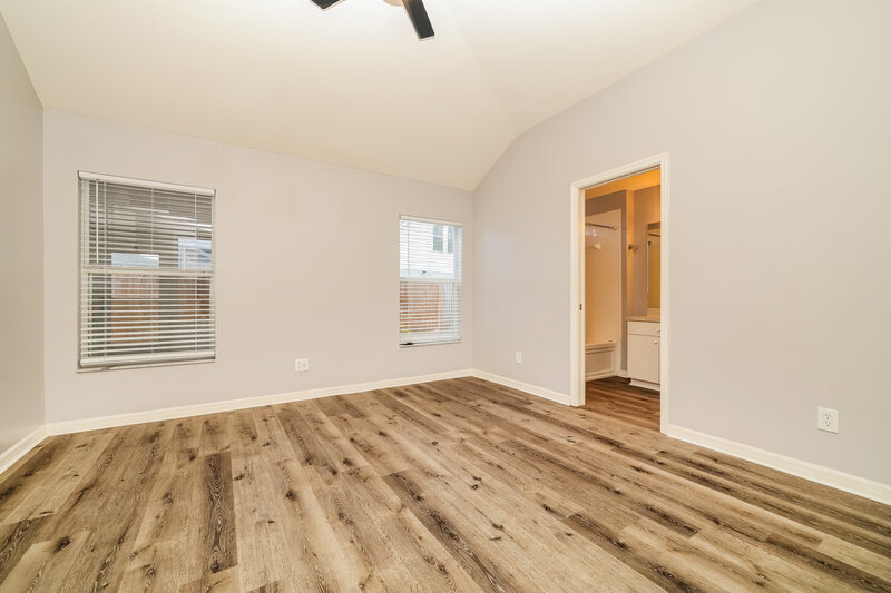 1,945/Mo, 11104 Robin Lake Ct Riverview, FL 33569 Main Bedroom View